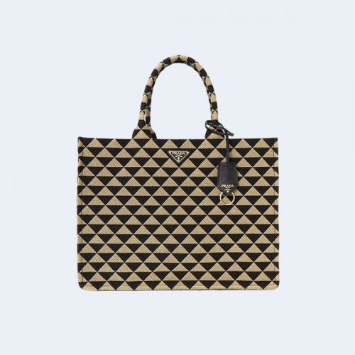 프라다 로고 심볼 엠브로이더 토트백