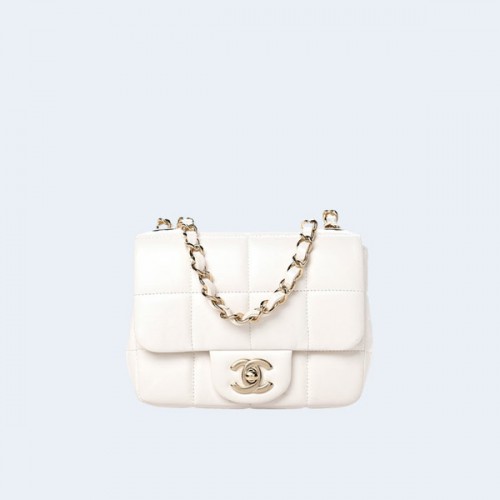 샤넬 램스킨 미니 크리스탈 스퀘어 화이트