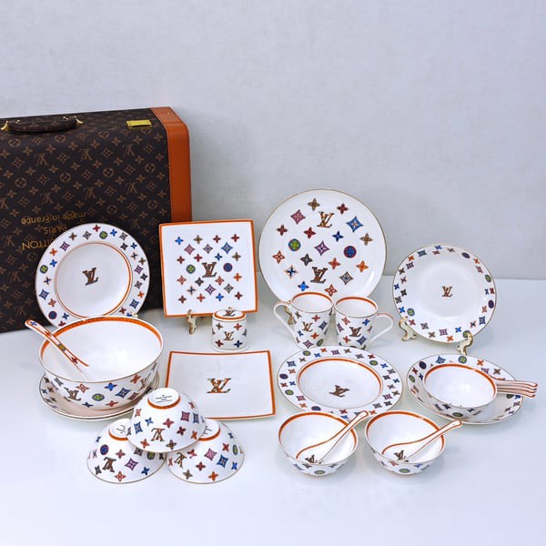 LOUIS VUITTON 루이비통 모노그램 플레이트 세트 26PCS (6인 식기) ▶매장-1380만원대◀