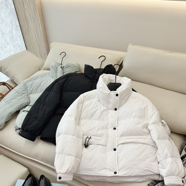 PRADA 프라다 트라이앵글 백 숏 다운 재킷 ▶매장-500만원◀